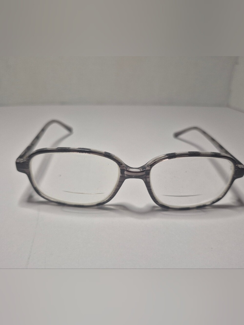 Gray Patterned Reading Glasses — Lightweight Everyday Frames